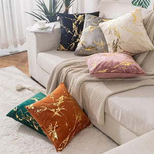 Gold marble pattern design velvet cushion cover, size 45x45 cm.