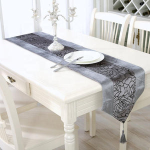 Luxurious jacquard table runner for weddings, parties, and seasonal events